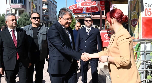 Vali Yılmaz Esnafla Sohbet Etti, Talepleri Dinledi