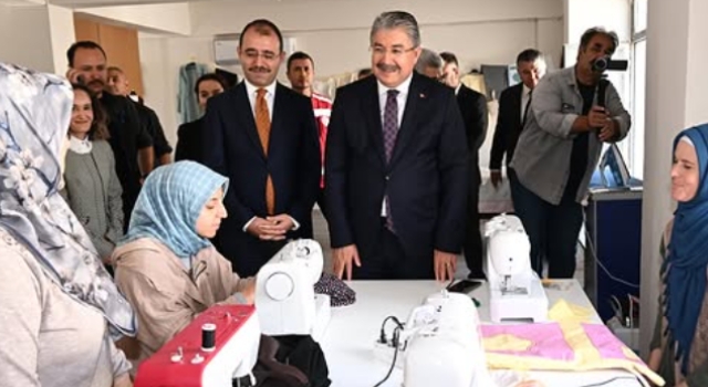 Vali Yılmaz, Kadirli Aile Destek Merkezini Ziyaret Etti