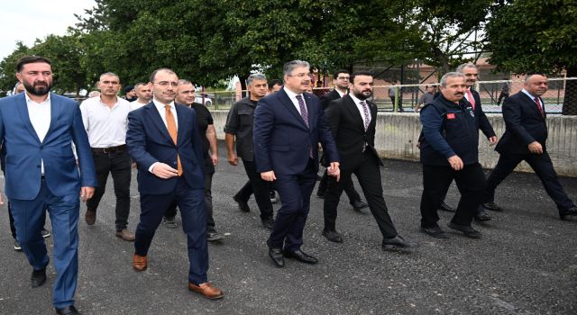 Vali Yılmaz Kadirli’de Grup Köy Yolunu İnceledi