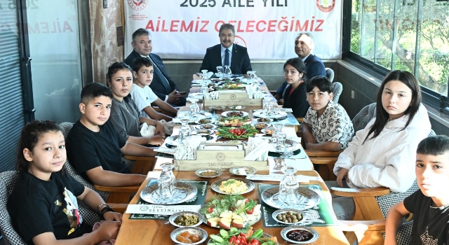 Vali Yılmaz, Öksüz ve Yetim Çocuklarla Kahvaltıda Buluştu