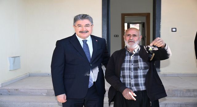 63 Konut Tamamlandı: Pirsultanlı’da Anahtarlar Sahiplerine Verildi