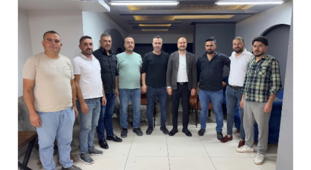 Başkan Uyutmaz, İlkokul Arkadaşlarıyla Bir Araya Geldi