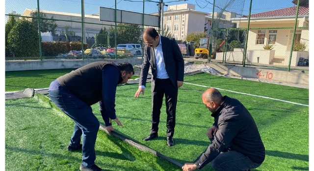 Kadirli’de Sentetik Saha Yenileniyor