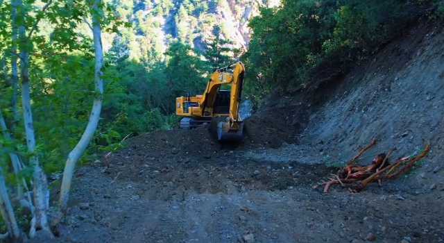 Karaçay Şelalesi yolu modern ve güvenli hale geliyor