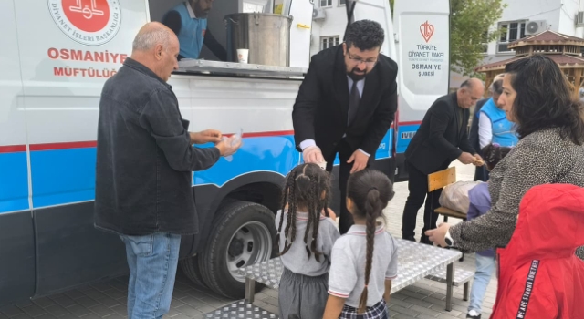 Köy Okulunda Sıcak Çorba Dağıtıldı