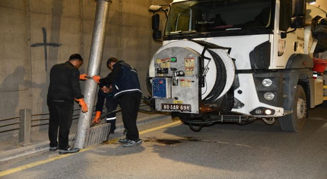 Osmaniye’de Alt Geçit Su Birikintisine Karşı Temizlendi