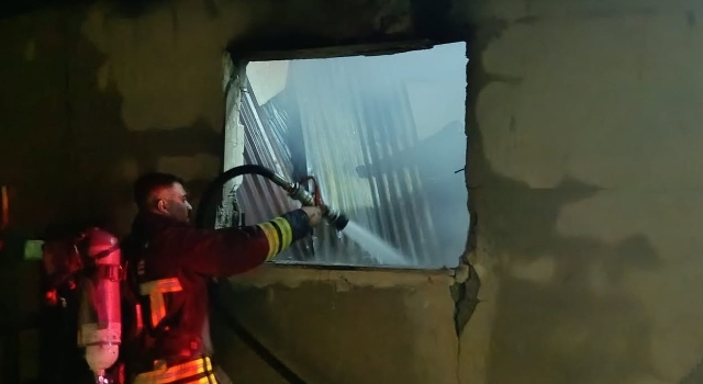 Sumbas’ta Korkutan Yangın: Ev Kullanılamaz Hâle Geldi