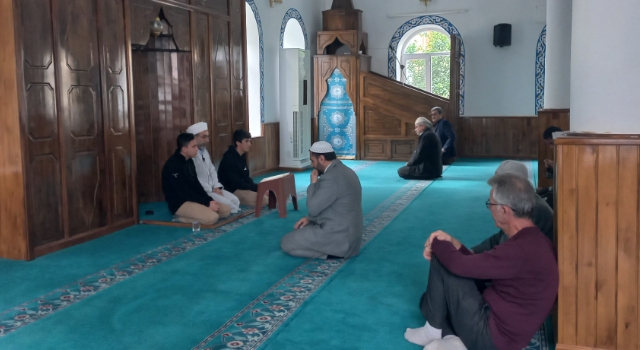 Toprakkale’de Öğrenciler Camide Yasin-i Şerif Okudu
