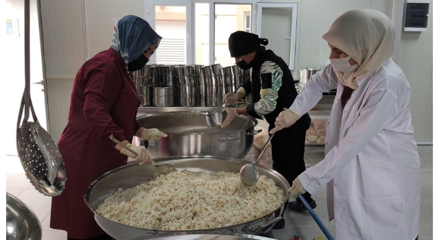 Toprakkale’de Yeni Aşevi Hizmete Girdi: İhtiyaç Sahiplerine Sıcak Destek