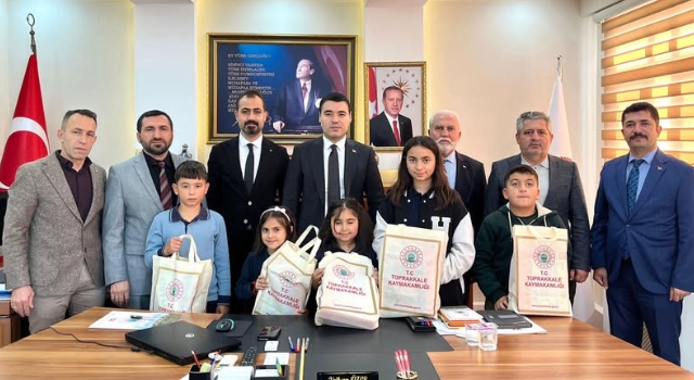 Toprakkaleli Öğrencilerden Gazze İçin Örnek Bağış