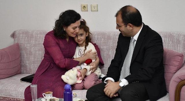 “Yeter ki Sen Gülümse” Projesi Kadirli’de Minik Fatma’nın Yüzünü Güldürdü