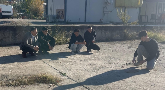 Emniyet Müdürü Sarıbuva Çocuklarla Gülle Oynadı