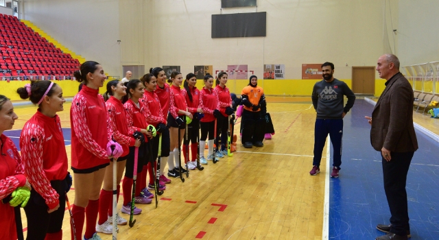 Hokey A Milli Takım Kadınlar Kampı Osmaniye’de Sürüyor