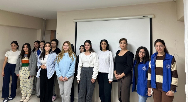 KAGEM Öğrencilerle Buluştu: Etkili CV Hazırlamanın Püf Noktaları Anlatıldı