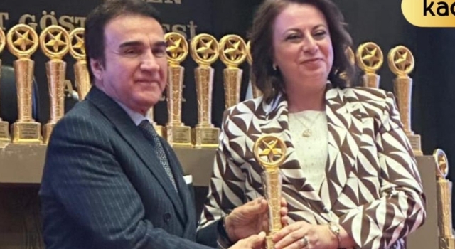 Osmaniye Valisi Erdinç Yılmaz’ın Eşi Şenay Yılmaz’a Anlamlı Ödül