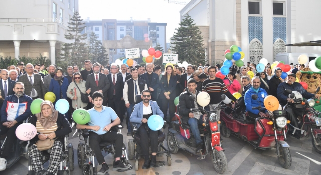 Osmaniye’de 3 Aralık Yürüyüşü Renkli Görüntülere Sahne Oldu