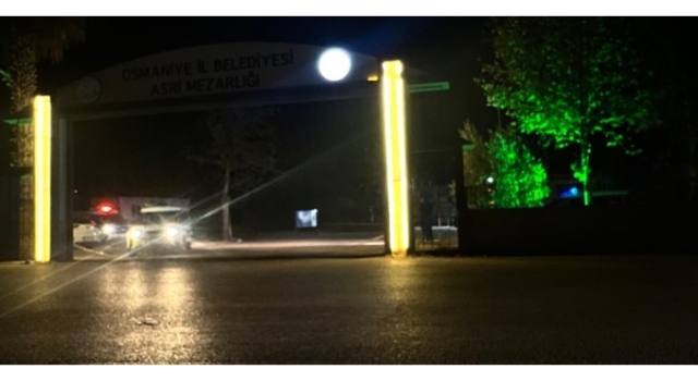 Osmaniye’de Asri Mezarlıkta Araç İçinde İki Genç Ölü Bulundu