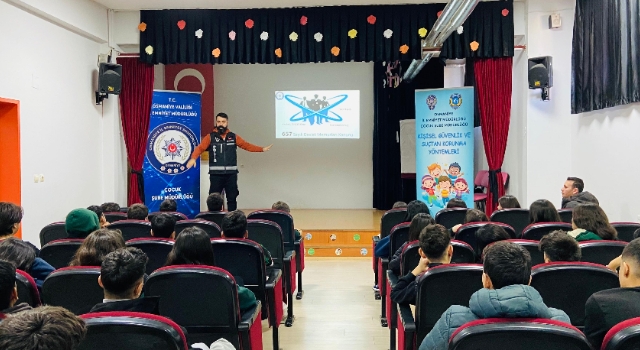 Osmaniye’de Çocuk Polisi Öğrencilere Güvenlik Semineri Düzenledi
