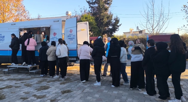 Osmaniye’de İki Lisede Öğrencilere Sıcak Çorba İkramı