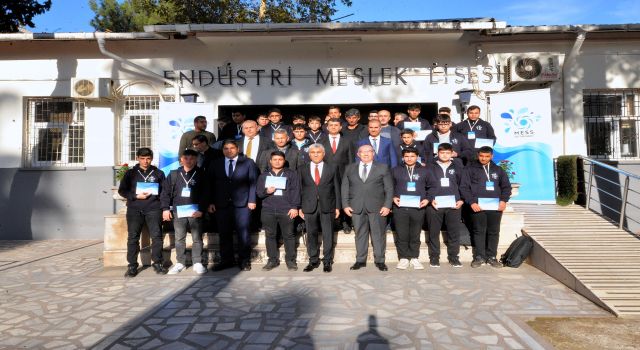 Osmaniye’de Meslek Liselerinde Başarı Töreni: 19 Öğrenci Ödül Aldı