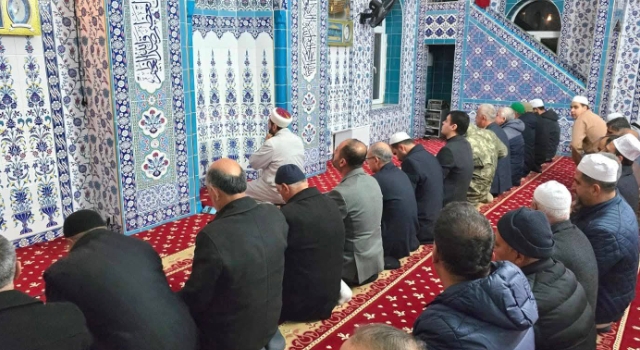 Toprakkale’de Sabah Namazı Buluşması Lalegölü Camii’nde Gerçekleştirildi