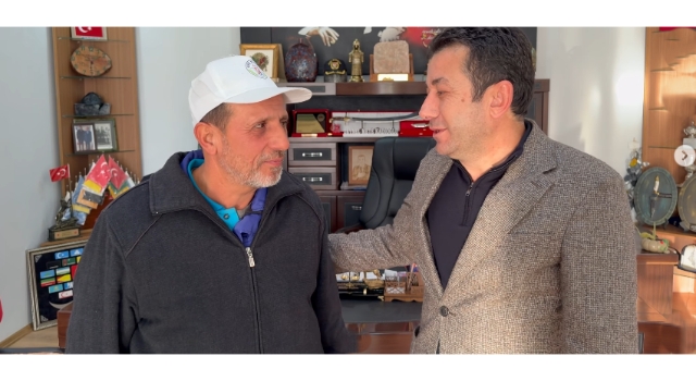 Bulduğu Para Çantasını Sahibine Teslim Etti, Başkan’dan Ödül Aldı!