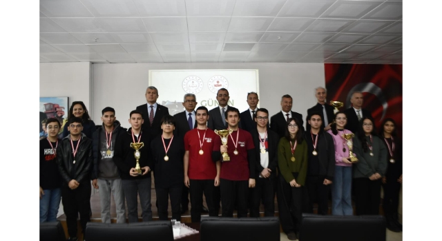 Kadirli’de “Bilgiyle Yarışıyorum” Yarışmasında Öğrencilere Ödül