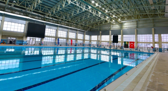 Osmaniye Tam Olimpik Kapalı Yüzme Havuzu 6 Ay Sonra Yeniden Açıldı