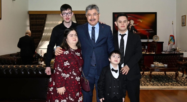 Osmaniye Valisi Yılmaz'a Veda: Bu Ziyarette Gözler Doldu