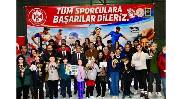 Osmaniye Yer Fıstığı Tenis Turnuvası 12 Kategoride Sona Erdi