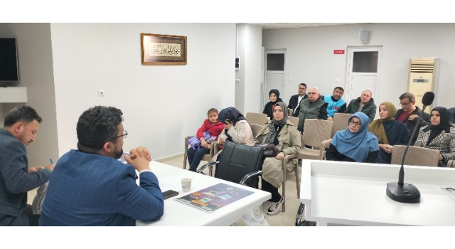 Osmaniye’de Umre Ödüllü Gençlik Yarışması Toplantısı