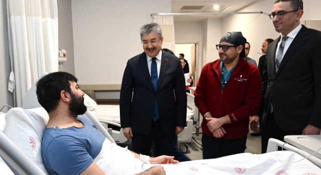 Vali Dr. Erdinç Yılmaz’dan Yılın Son Akşamında Polis ve Hastane Ziyareti