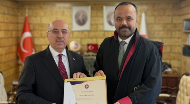 Osmaniye Eğitim ve Araştırma Hastanesi Başhekimi Hakkoymaz’a Profesörlük Unvanı