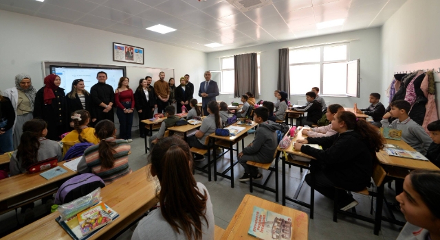 Osmaniye Vakfı’ndan Issızca’daki Öğrencilere Anlamlı Kitap Bağışı