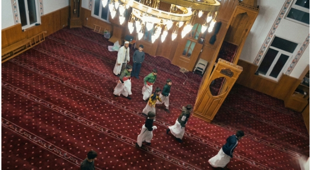 Osmaniye’de Bahçeli Camii’nde Çocuklardan Renkli Ramazan Akşamı