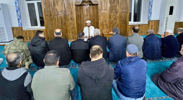 Toprakkale Çarşı Camii’nde 6 Şubat Şehitleri İçin Sabah Namazı Buluşması