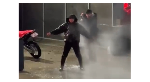 Toprakkale’de Benzinlikte Şaşırtan Olay: Oto Yıkamada Kendini Yıkattı