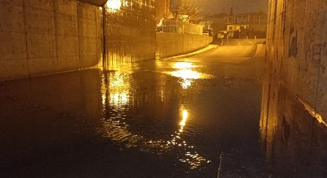 Toprakkale’de Her Yağmurda Aynı Manzara: Alt Geçit Yine Kapandı