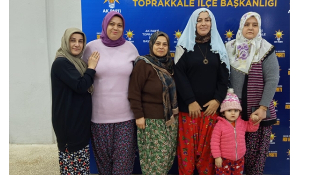 Toprakkale’de Şalvarlı Destek: Zeynep Akgün’e Güçlü Mesaj