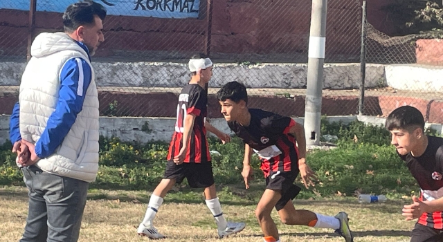 Toprakkalespor U15 Takımı Geleceğin Yıldızlarını Yetiştiriyor