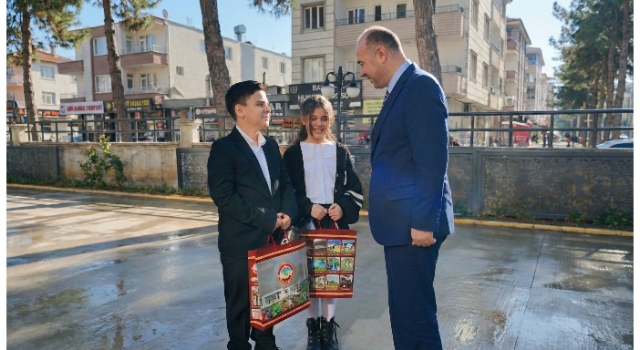 Vali Serdengeçti’den Öğrenciye Anlamlı Mesaj: Cumhurbaşkanı Olursun İnşallah