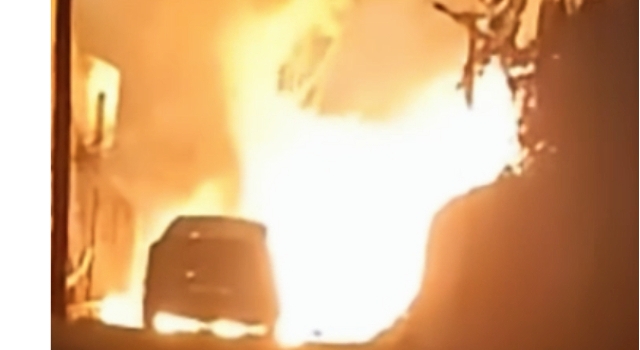 Osmaniye’de Otomobil Yangını: Araç Kullanılamaz Hale Geldi