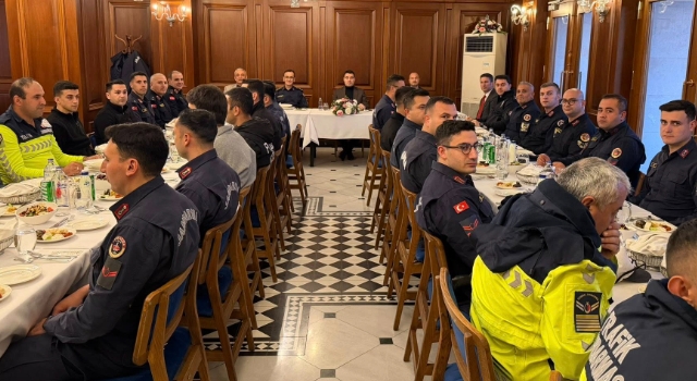 Toprakkale’de Jandarma’dan İftar Programı: Protokol Aynı Sofrada Buluştu