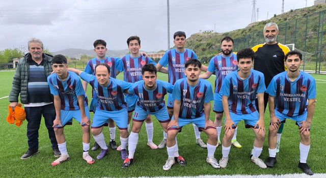 52 Yaşla 16 Yaş Aynı Sahada