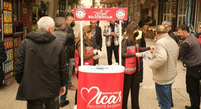 Kadirli’de Toz Alarmına Karşı Maske Dağıtıldı