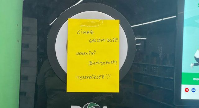 Osmaniye'de DOA Makinesi Arızalandı: Depozitolu Ambalajlar Market Önünde Birikti