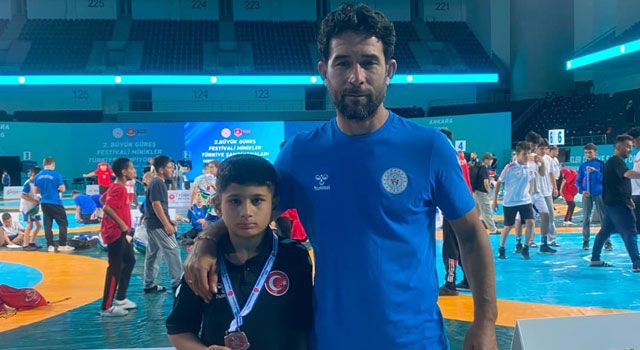 Osmaniyeli Güreşçi Fevzi Gök Türkiye Üçüncüsü Oldu