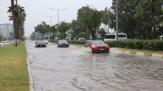 Hatay’da sağanak hayatı olumsuz etkiledi