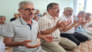 Kadirli’de hac kafilesi dualarla uğurlandı