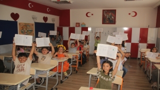 Mersin ve Hatay’ın ilçelerinde öğrenciler karne aldı